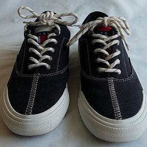 New Tommy Hilfiger black sneaker women 6.5